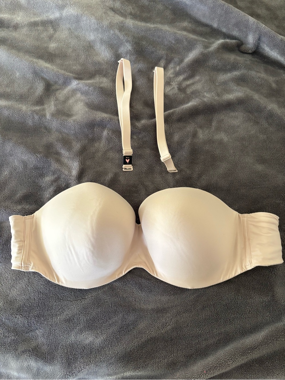 EUC Body by Victoria lined strapless bra size 38DDD/F85
